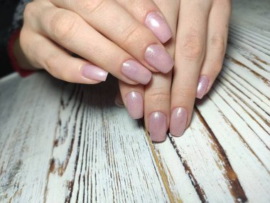 Güzel kadının güzel Noel manikür çivi