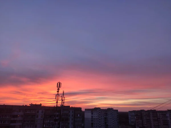 Όμορφο Δραματικό Ηλιοβασίλεμα Ουρανό Πορτοκαλί Χρώμα Σύννεφα — Φωτογραφία Αρχείου
