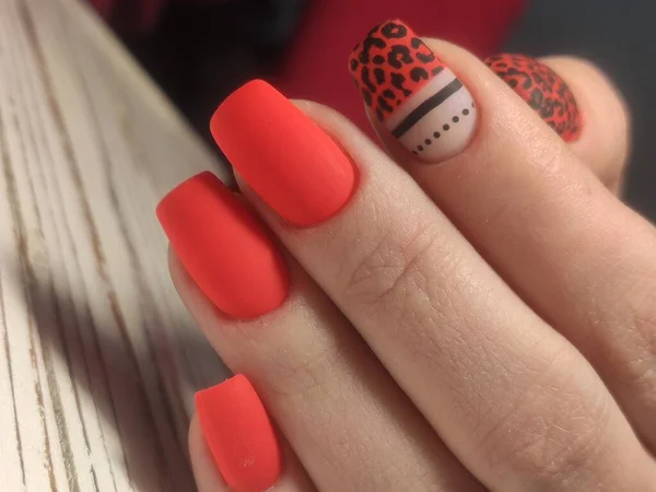 Fantastiske Naturlige Negle Kvinders Hænder Med Ren Manicure Gel Polish - Stock-foto