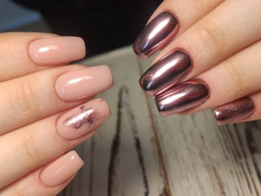 Manikür manikürü çok güzel bir dokuda.