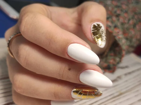 Unhas Naturais Incríveis Mãos Mulher Com Manicura Limpa Gel Polonês — Fotografia de Stock