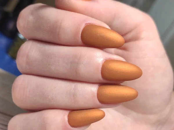 Geweldige Natuurlijke Nagels Vrouwenhanden Met Schone Manicure Gellak Aangebracht — Stockfoto