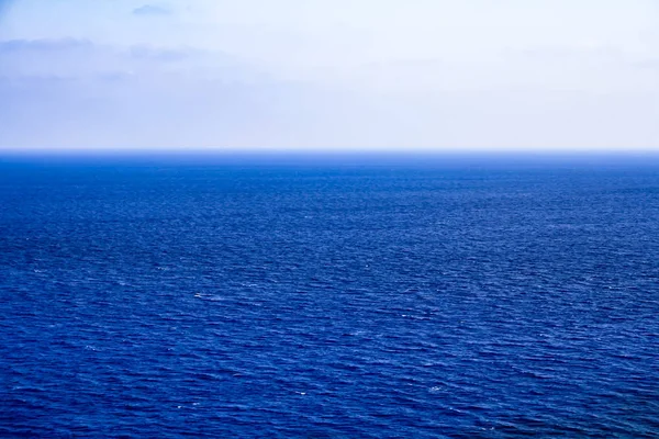 Mar Mediterrâneo Transparente Claro Fundo Qual Podem Ser Vistas Pedras — Fotografia de Stock