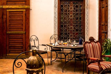 relax, otantik koltuk ve dekorasyon oturma odası için geleneksel Arapça yer