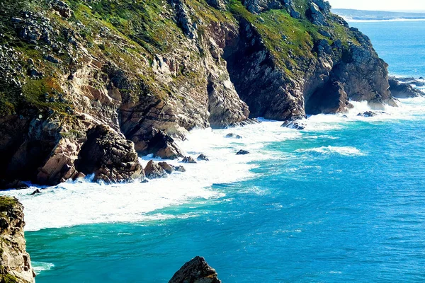 美しい海の景色 岩の岬から大西洋の眺め シントラ 岩の岬 リズボン ポルトガル — ストック写真