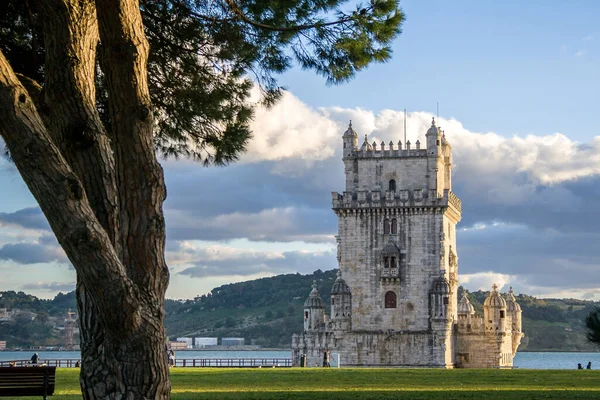 Torre Belem Lizbon Portekiz Manueline Mimarisini Açık Mavi Gökyüzüyle Sergiliyor — Stok fotoğraf