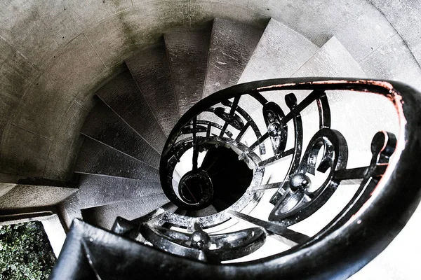 Hermosa Imagen Una Escalera Caracol Vista Desde Parte Superior Sintra —  Fotos de Stock