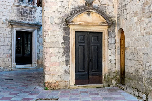 Úzká Ulice Autentického Starého Města Kotor Černá Hora Vidíme Staré — Stock fotografie