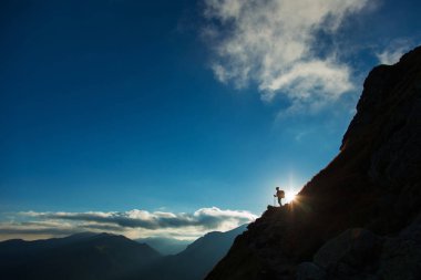 Dağlarda gün batımı