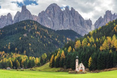 St. Johann Kilisesi, Santa Maddalena, Val Di Funes, Dolomiti Dağları, İtalya
