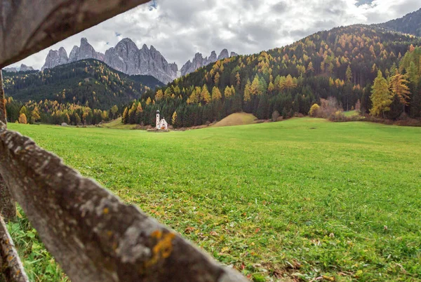 Kirche Johann Santa Maddalena Villnösser Tal Dolomitengebirge Italien — Stockfoto