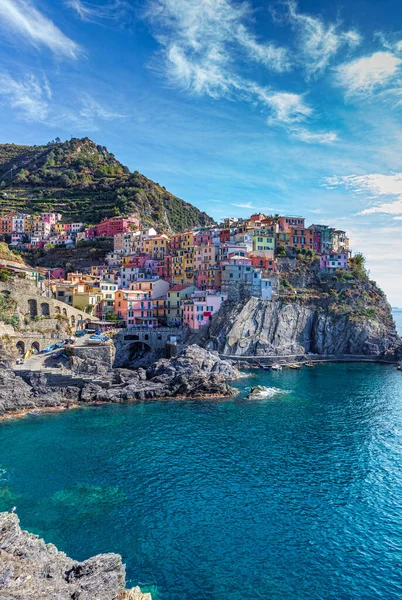 Cinque Terre 'deki Manarola köyü, Liguria, İtalya