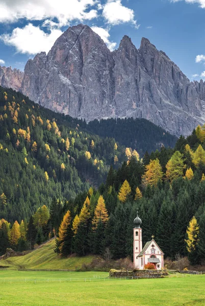 Johann Kilisesi Santa Maddalena Val Funes Dolomiti Dağları Talya — Stok fotoğraf