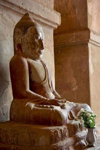 古代佛像 Dhammayan 最大的佛教寺庙里面我 — 图库照片