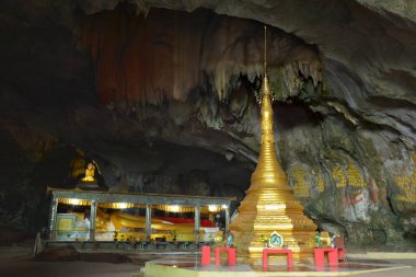 Güzel manzara içinde kutsal Sadan mağara, Myanmar (Burma). Eski