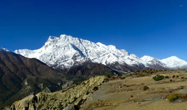 Annapurna ve Gangapurna bir dizi muhteşem panoramik manzaralı. Annap