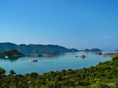 Bay kayan yat ve Kekova Adası ile güzel manzara 