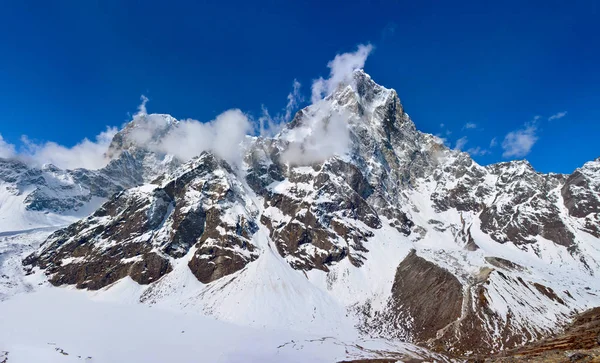 Bella vista sulle montagne himalayane coperte di neve, Sag — Foto Stock