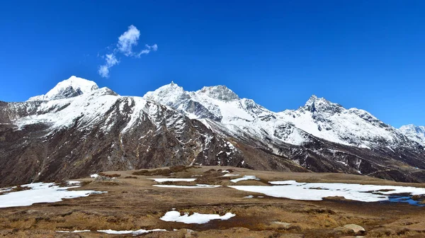 Wa Machhermo köyden Himalayaların panoramik görünüm — Stok fotoğraf