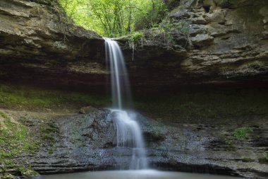 Moldova Cumhuriyeti 'nde Sahra Şelalesi' nin güzel manzarası