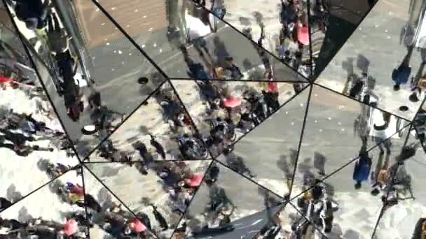 Tokyo - Street view with people reflecting in mirror mosaic. Harajuku — Stock Video