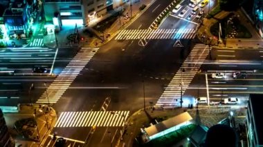Mayıs 2016, Tokyo City, Hava Kuvvetleri 'nin trafik ve insan manzarası. 4K zaman aşımı videosu