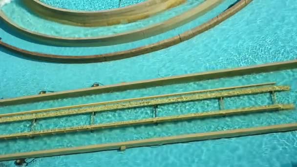 Tóquio - Pessoas em passeio aquático no Tokyo Dome City Attractions. Movimento lento — Vídeo de Stock