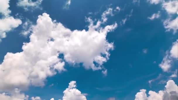 Nuvole Spettacolari Rapido Movimento Nel Cielo Blu Risoluzione Time Lapse — Video Stock