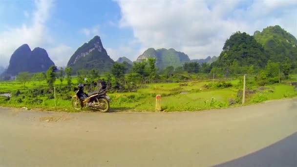 魚眼ビデオ 山岳地帯を通って乗るベトナム — ストック動画