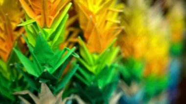 Nanzoin Budist tapınağında binlerce Origami Turnası. Bakış açısı yakın. 2016