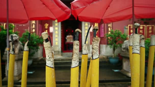 マカオ-中国の寺院で線香を燃焼。ビューショットのポイント。コロアン村 — ストック動画