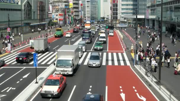 Tokyo- Straatzicht met verkeer. Shinjuku. 4K-resolutie — Stockvideo