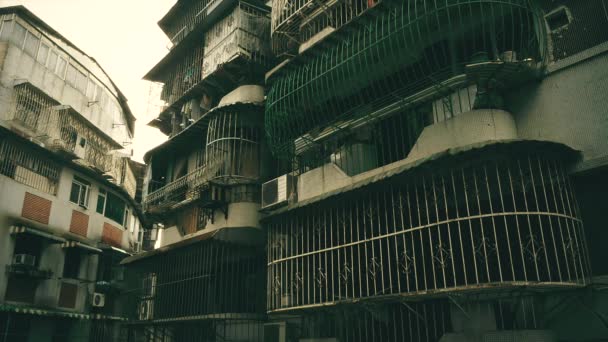 Macao - Typiskt bostadshus i Gamla stan. Retro utseende — Stockvideo