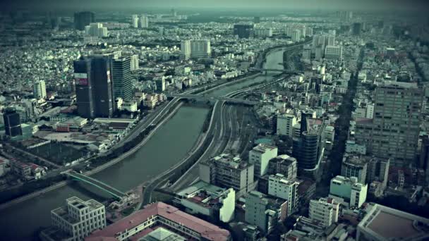 Ciudad Ho Chi Minh - Vista aérea de la ciudad con tráfico. Aspecto retro 4K resolución lapso de tiempo . — Vídeo de stock