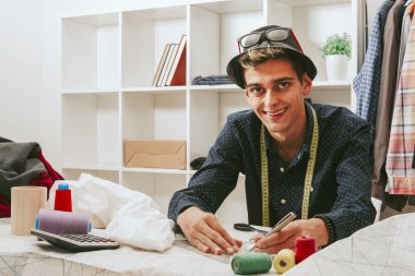 moda Atölyede çalışan