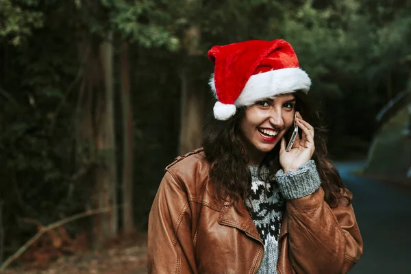 Menina com chapéu de Natal — Fotografia de Stock