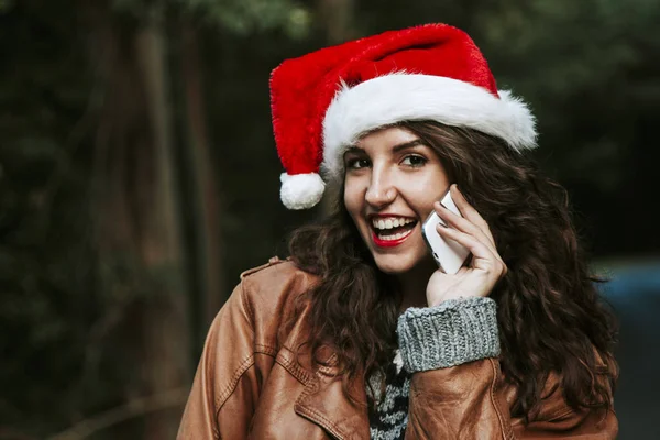 Dziewczyna z hat Bożego Narodzenia — Zdjęcie stockowe