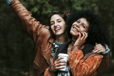 Arkadaşlar cep telefonu, cep telefonu