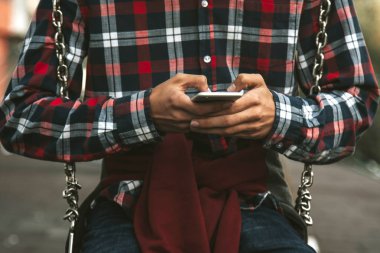 el ile hareket eden telefon