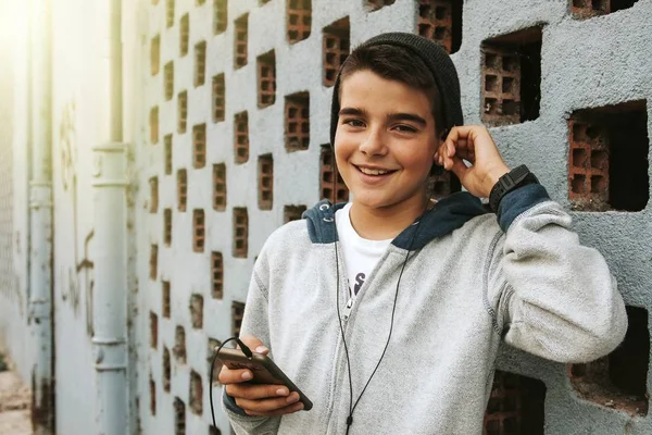 Child with the mobile — Stock Photo, Image