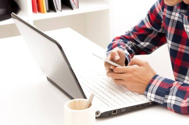 eller hareket eden telefon