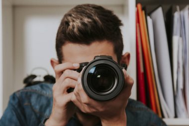 kamera fotoğraf adamla