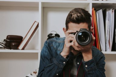 kamera fotoğraf adamla