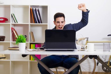 adam bilgisayar dizüstü bilgisayar, iş ile