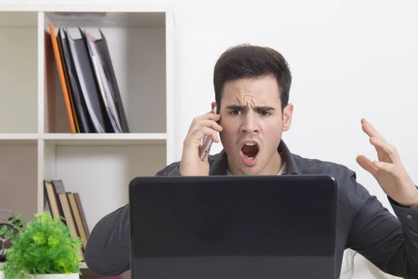 Man talking by phone mobile — Stock Photo, Image