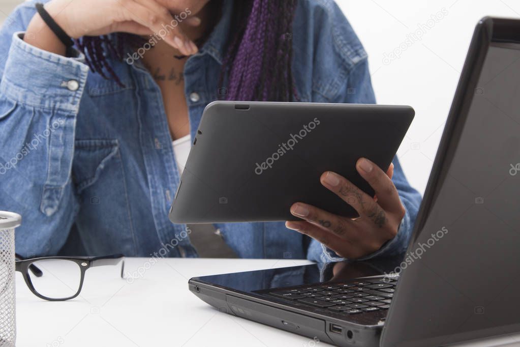 hands woman with tablet