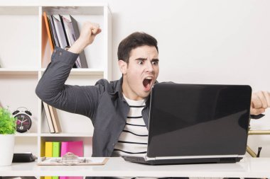 işadamı veya öğrenci içinde ev veya ofis, işçi