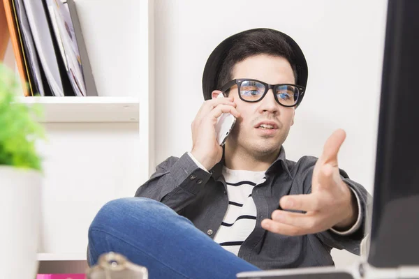 Man aan de telefoon — Stockfoto