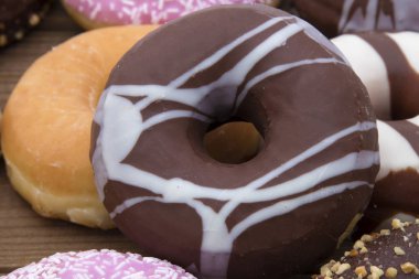 Çörekler beyaza izole edilmiş