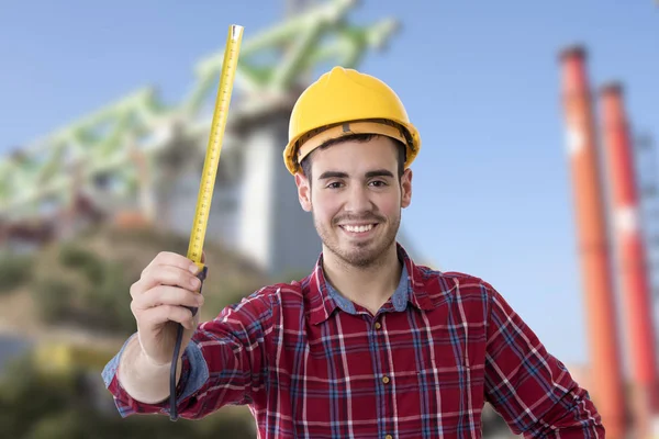 Builder med måttband — Stockfoto